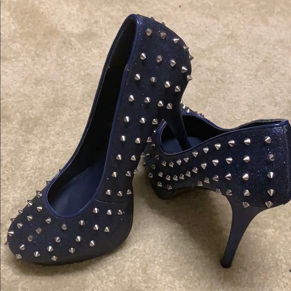 Speed Limit 98 Navy Spike Heels - Picture 3 of 3